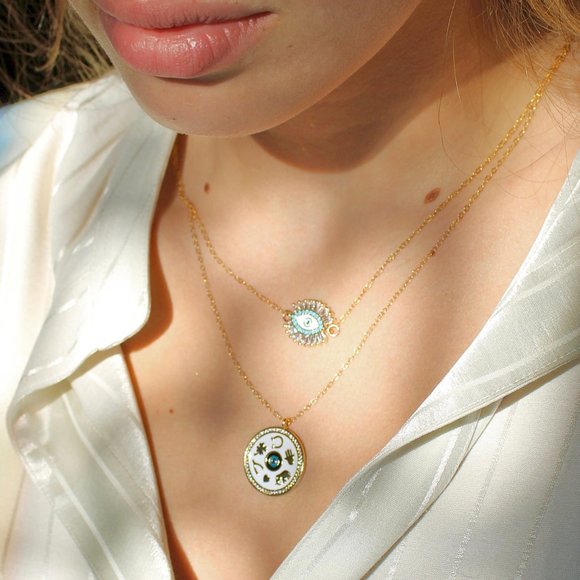 Crystal point necklace, floating rose quartz pendant necklace - Picture 3 of 5